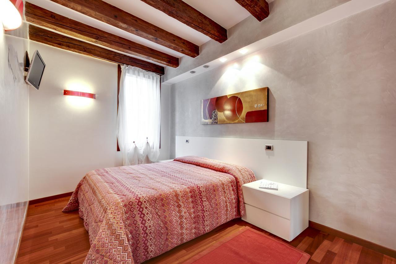 Apartment Biennale Venesia Bagian luar foto